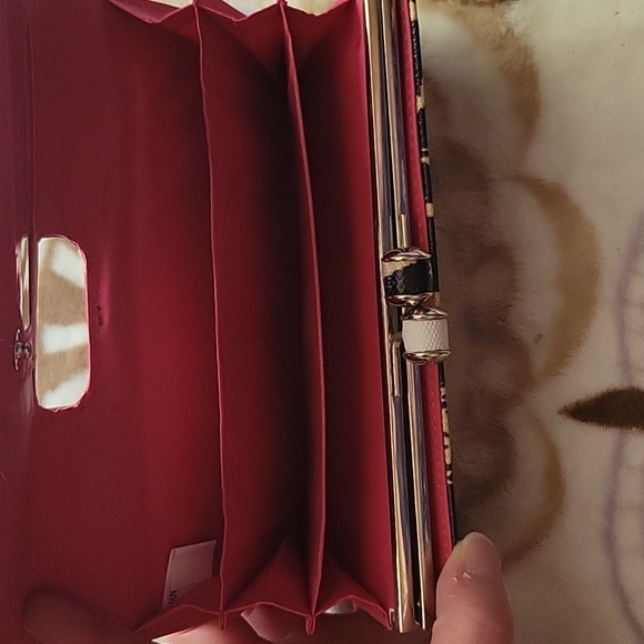 Cream and Black Wallet with Abstract Pattern - Picture 7 of 8